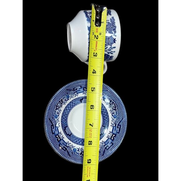 Vintage Blue Willow Churchill China Tea Cups & Saucers England Embossed Set of 4 - Picture 10 of 12